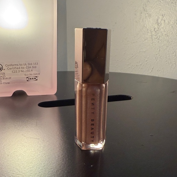 Fenty Beauty Gloss Bomb - Shimmering Gold - Picture 3 of 3